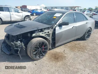 2018 Cadillac CTS-V z VIN 1G6A15S63J0101442, wystawiony jako IAAI lot #41964961 z przebiegiem 87 821 mil mil oraz . Historia ofert i sprzedaży dostępna na DreamBid. Obrazek 2.