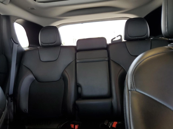 2019 Jeep Cherokee Trailhawk with VIN 1C4PJMBN7KD374676, listed as a Copart auction lot 51504125 with 34,323 mi miles and Salvage Title. Bid and sale history available at DreamBid. Image 10.