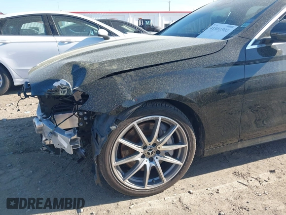 2022 Mercedes-Benz E 350 with VIN W1KZF8DB1NB085013, listed as a IAAI auction lot 41881502 with 83,238 mi miles and . Bid and sale history available at DreamBid. Image 19.