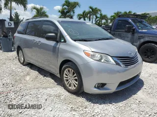2015 Toyota Sienna XLE z VIN 5TDYK3DC3FS631916, wystawiony jako Copart lot #57876815 z przebiegiem 76 986 mil mil oraz Czysty tytuł • Clean title. Historia ofert i sprzedaży dostępna na DreamBid. Obrazek 4.