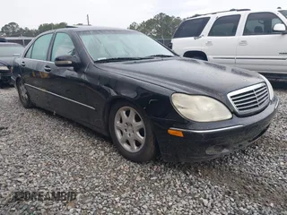 2000 Mercedes-Benz S with VIN WDBNG70J4YA020596, listed as a IAAI auction lot 42101357 with Not Provided miles. Bid and sale history available at carsss.com. Image 1.