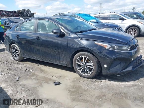 2022 Kia Forte LXS z VIN 3KPF24AD8NE419189, wystawiony jako IAAI lot #41983931 z przebiegiem 120 000 mil mil oraz . Historia ofert i sprzedaży dostępna na DreamBid. Obrazek 1.