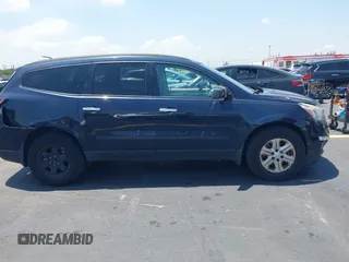 2016 Chevrolet Traverse LS z VIN 1GNKRFEDXGJ213319, wystawiony jako IAAI lot #42278916 z przebiegiem 170 028 mil mil oraz . Historia ofert i sprzedaży dostępna na DreamBid. Obrazek 13.