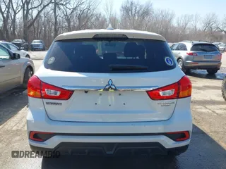 2019 Mitsubishi Outlander ES z VIN JA4AR3AU4KU023820, wystawiony jako IAAI lot #41771486 z przebiegiem 83 959 mil mil oraz . Historia ofert i sprzedaży dostępna na DreamBid. Obrazek 16.