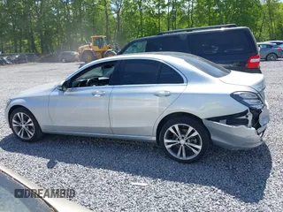 2016 Mercedes-Benz C 300 Luxury with VIN 55SWF4KB7GU176472, listed as a IAAI auction lot 42329283 with 40,780 mi miles and . Bid and sale history available at DreamBid. Image 14.