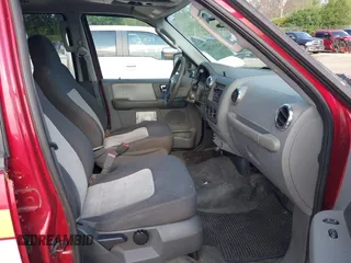 2005 Ford Expedition Special Service с VIN 1FMFU165X5LA19826, выставлен на аукционе IAAI как лот 42616754 с пробегом 90 397 миль миль и . История ставок и продаж доступна на DreamBid. Изображение 5.