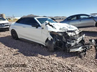 2017 Mercedes-Benz C 63 S AMG z VIN WDDWK8HB1HF465815, wystawiony jako Copart lot #71602664 z przebiegiem 57 280 mil mil oraz Szkoda całkowita • Salvage title. Historia ofert i sprzedaży dostępna na DreamBid. Obrazek 4.