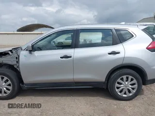 2017 Nissan Rogue S z VIN KNMAT2MTXHP552538, wystawiony jako IAAI lot #42413023 z przebiegiem 52 993 mil mil oraz . Historia ofert i sprzedaży dostępna na DreamBid. Obrazek 14.