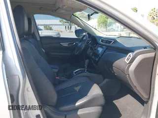 2015 Nissan Rogue SL with VIN 5N1AT2MV5FC865790, listed as a IAAI auction lot 42140295 with 127,782 mi miles. Bid and sale history available at carsss.com. Image 5.