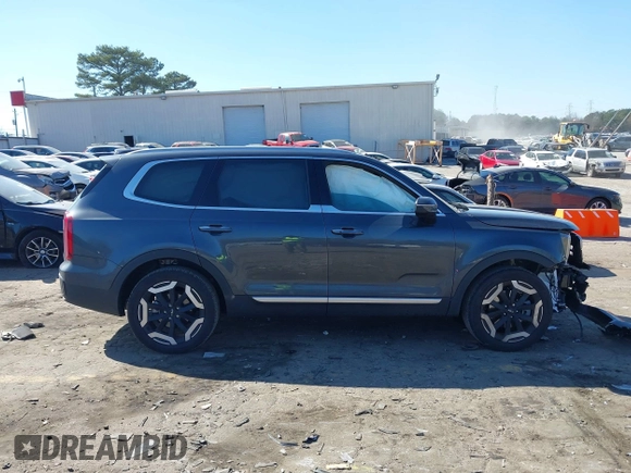 2024 Kia Telluride S with VIN 5XYP64GC0RG527984, listed as a IAAI auction lot 41661864 with 15,401 mi miles and . Bid and sale history available at carsss.com. Image 13.