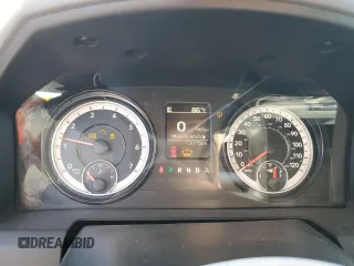 2018 Ram 1500 Tradesman z VIN 3C6JR6DT7JG304609, wystawiony jako Copart lot #55684295 z przebiegiem 73 075 mil mil oraz Szkoda całkowita • Salvage title. Historia ofert i sprzedaży dostępna na DreamBid. Obrazek 9.