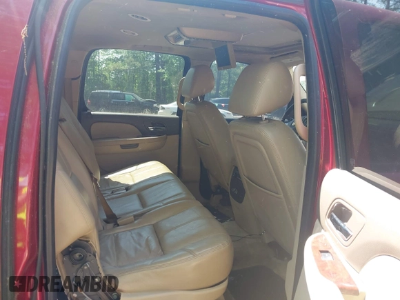 2012 Chevrolet Suburban LT with VIN 1GNSKJE78CR262094, listed as a IAAI auction lot 42167052 with 276,886 mi miles. Bid and sale history available at carsss.com. Image 8.