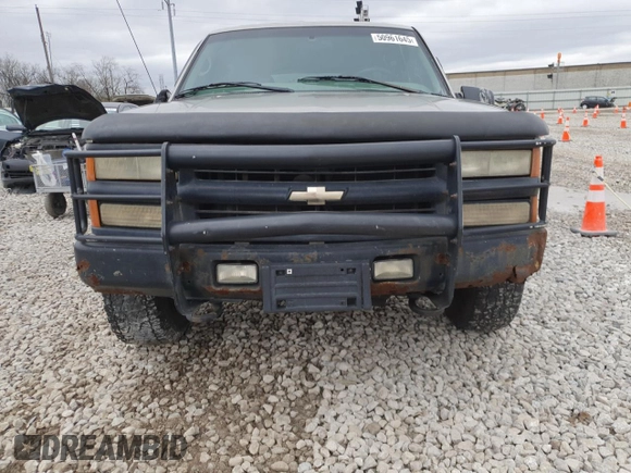 2000 Chevrolet Tahoe Z71 with VIN 1GNEK13R1YR116418, listed as a Copart auction lot 50961645 with 239,452 mi miles and Salvage title. Bid and sale history available at DreamBid. Image 5.