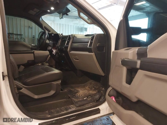 2017 Ford Super Duty F-250 SRW Lariat with VIN 1FT7W2BTXHEC81609, listed as a IAAI auction lot 41497213 with 176,644 mi miles. Bid and sale history available at carsss.com. Image 5.
