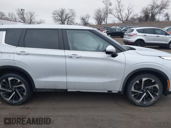 2022 Mitsubishi Outlander SE z VIN JA4J4UA8XNZ034643, wystawiony jako IAAI lot #41214966 z przebiegiem 52 827 mil mil oraz . Historia ofert i sprzedaży dostępna na DreamBid. Obrazek 13.