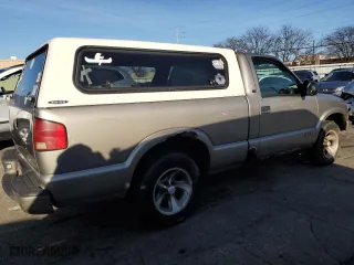 2000 Chevrolet S-10 LS with VIN 1GCCS1444YK108860, listed as a Copart auction lot 85154724 with 378,810 mi miles and Clean Title. Bid and sale history available at carsss.com. Image 3.