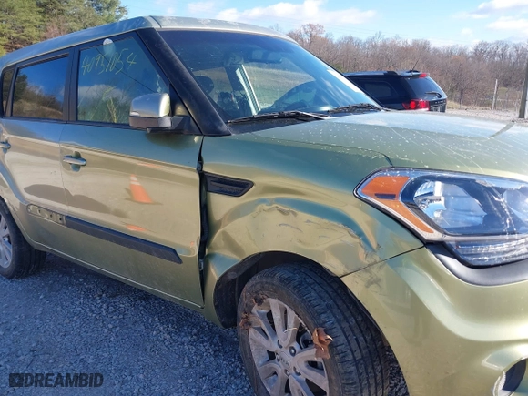 2013 Kia Soul + with VIN KNDJT2A67D7513379, listed as a IAAI auction lot 40951054 with 67,588 mi miles. Bid and sale history available at carsss.com. Image 6.