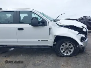 2022 Ford F-250 XL z VIN 1FT7W2BT3NEC98831, wystawiony jako IAAI lot #41851281 z przebiegiem 24 876 mil mil oraz . Historia ofert i sprzedaży dostępna na DreamBid. Obrazek 17.