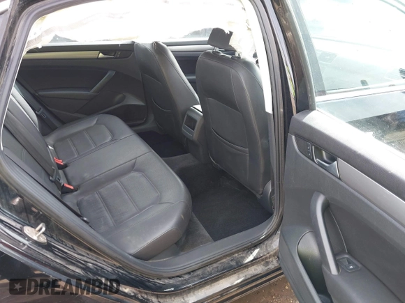 2015 Volkswagen Passat 1.8T Limited Edition with VIN 1VWAT7A31FC111352, listed as a IAAI auction lot 41575307 with 130,080 mi miles. Bid and sale history available at carsss.com. Image 8.
