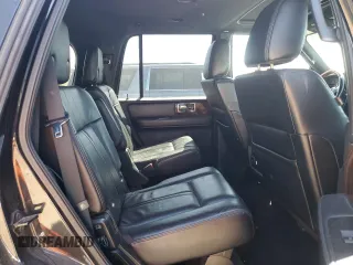 2015 Lincoln Navigator z VIN 5LMJJ2JT2FEJ03107, wystawiony jako Copart lot #56480805 z przebiegiem 176 627 mil mil oraz Czysty tytuł • Clean title. Historia ofert i sprzedaży dostępna na DreamBid. Obrazek 11.
