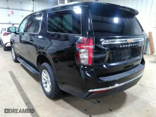 2024 Chevrolet Suburban LT with VIN 1GNSKCKD0RR129408, listed as a IAAI auction lot 41752828 with 39,426 mi miles. Bid and sale history available at carsss.com. Image 3.