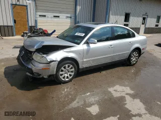 2003 Volkswagen Passat GLS with VIN WVWPD63BX3P100430, listed as a Copart auction lot 70912634 with 129,933 mi miles and Salvage Title. Bid and sale history available at carsss.com. Image 1.