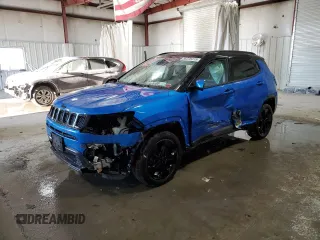 2020 Jeep Compass Altitude z VIN 3C4NJDBBXLT256470, wystawiony jako Copart lot #88228415 z przebiegiem 48 480 mil mil oraz Szkoda całkowita • Salvage title. Historia ofert i sprzedaży dostępna na DreamBid. Obrazek 1.