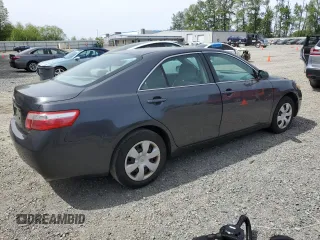 2008 Toyota Camry LE z VIN 4T1BK46K38U564521, wystawiony jako Copart lot #56508825 z przebiegiem 238 689 mil mil oraz Czysty tytuł • Clean title. Historia ofert i sprzedaży dostępna na DreamBid. Obrazek 3.