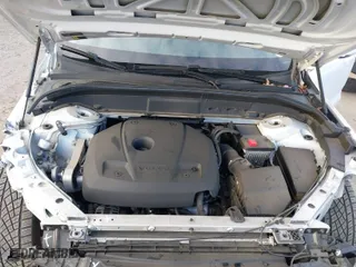 2021 Volvo XC60 Momentum with VIN YV4102DK3M1700720, listed as a IAAI auction lot 41087871 with 39,385 mi miles. Bid and sale history available at carsss.com. Image 10.