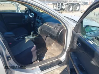 2011 Ford Fusion SE with VIN 3FAHP0HA8BR210821, listed as a IAAI auction lot 41418666 with 205,977 mi miles. Bid and sale history available at carsss.com. Image 5.