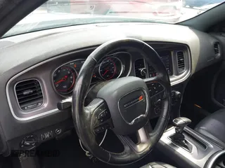 2019 Dodge Charger SXT z VIN 2C3CDXBG8KH643736, wystawiony jako IAAI lot #42274759 z przebiegiem 108 429 mil mil oraz . Historia ofert i sprzedaży dostępna na DreamBid. Obrazek 17.