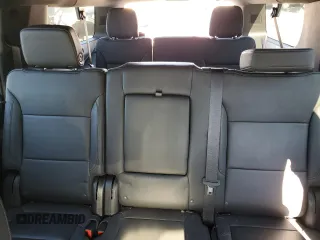 2023 Chevrolet Suburban z VIN 1GNSKDKL2PR286237, wystawiony jako Copart lot #46179735 z przebiegiem 29 518 mil mil oraz Szkoda całkowita • Salvage title. Historia ofert i sprzedaży dostępna na DreamBid. Obrazek 10.