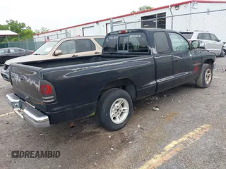2000 Dodge Dakota with VIN 1B7GL22X2YS763505, listed as a IAAI auction lot 42608242 with 131,159 mi miles and . Bid and sale history available at DreamBid. Image 4.