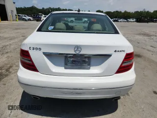 2013 Mercedes-Benz C 300 Sport z VIN WDDGF8AB3DR244616, wystawiony jako Copart lot #63582305 z przebiegiem 138 043 mil mil oraz Czysty tytuł • Clean title. Historia ofert i sprzedaży dostępna na DreamBid. Obrazek 6.