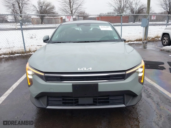 2025 Kia K4 EX with VIN 3KPFU4DEXSE014185, listed as a IAAI auction lot 41561461 with 3,392 mi miles. Bid and sale history available at carsss.com. Image 13.