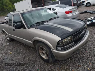 2001 Chevrolet S-10 LS with VIN 1GCCS19551K148520, listed as a IAAI auction lot 42218952 with 199,320 mi miles and . Bid and sale history available at DreamBid. Image 1.