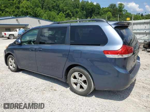 2014 Toyota Sienna LE AAS z VIN 5TDKK3DC8ES499949, wystawiony jako Copart lot #60346845 z przebiegiem 192 773 mil mil oraz Szkoda całkowita • Salvage title. Historia ofert i sprzedaży dostępna na DreamBid. Obrazek 2.
