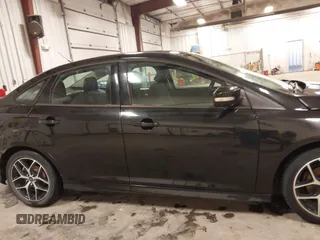 2015 Ford Focus SE with VIN 1FADP3F24FL255450, listed as a IAAI auction lot 41673301 with 103,650 mi miles. Bid and sale history available at carsss.com. Image 13.
