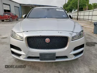 2017 Jaguar F-Pace 20d Premium with VIN SADCJ2BN8HA092712, listed as a Copart auction lot 57967765 with 90,257 mi miles and Clean title. Bid and sale history available at DreamBid. Image 5.
