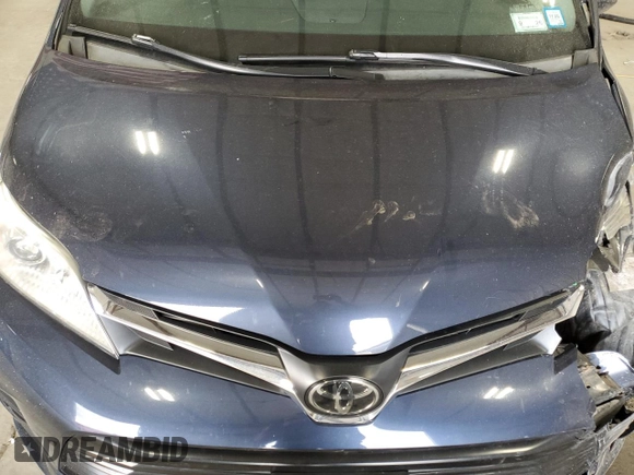 2018 Toyota Sienna LE Auto Access Seat with VIN 5TDKZ3DC9JS919210, listed as a Copart auction lot 51105765 with 100,160 mi miles and Salvage Title. Bid and sale history available at carsss.com. Image 12.