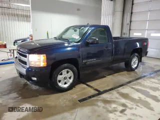 2007 Chevrolet Silverado 1500 1LT with VIN 1GCEK14077Z651633, listed as a Copart auction lot 52097225 with 153,206 mi miles and Salvage Title. Bid and sale history available at DreamBid. Image 1.