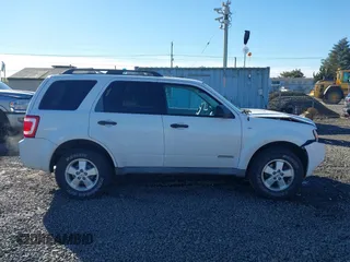 2008 Ford Escape XLT with VIN 1FMCU93178KA09476, listed as a IAAI auction lot 41556200 with 190,149 mi miles. Bid and sale history available at carsss.com. Image 13.