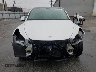 2020 Tesla Model Y Long Range with VIN 5YJYGDEE5LF053938, listed as a Copart auction lot 43381985 with 69,291 mi miles and Salvage Title. Bid and sale history available at DreamBid. Image 5.