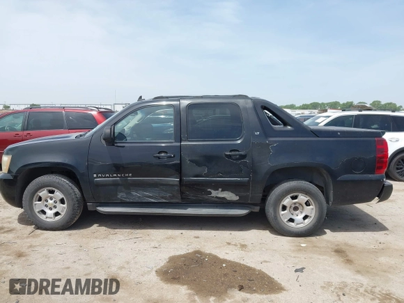 2007 Chevrolet Avalanche 3LT z VIN 3GNEC12017G152396, wystawiony jako IAAI lot #42261163 z przebiegiem Nie podano mil oraz . Historia ofert i sprzedaży dostępna na DreamBid. Obrazek 14.
