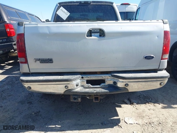 2003 Ford Super Duty F-250 XL with VIN 1FTNX20F83EA74842, listed as a IAAI auction lot 41620325 with 407,621 mi miles. Bid and sale history available at carsss.com. Image 6.