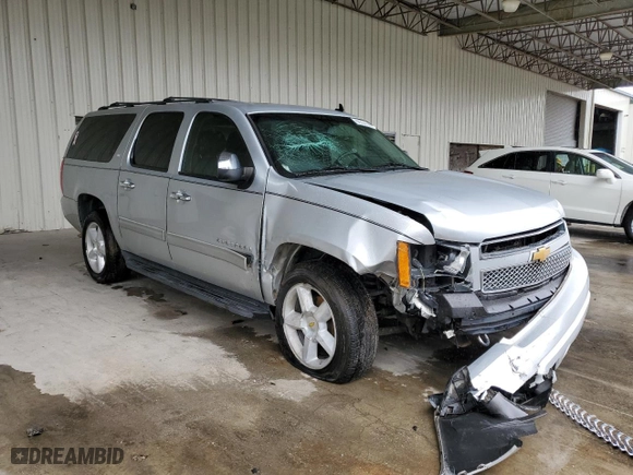 2013 Chevrolet Suburban LT with VIN 1GNSKJE76DR123518, listed as a Copart auction lot 66334144 with 270,402 mi miles and Salvage Title. Bid and sale history available at carsss.com. Image 4.