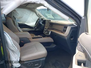 2024 Ford Expedition Limited with VIN 1FMJU2A83REA69642, listed as a IAAI auction lot 41959577 with 29,606 mi miles. Bid and sale history available at carsss.com. Image 5.