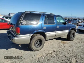 2000 GMC Jimmy SLE Convenience with VIN 1GKDT13W8Y2330794, listed as a Copart auction lot 87745825 with 168,128 mi miles and Clean Title. Bid and sale history available at carsss.com. Image 3.