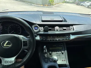 2012 Lexus CT 200h z VIN JTHKD5BH4C2062988, wystawiony jako Copart lot #58529705 z przebiegiem 153 672 mil mil oraz Tytuł czysty. Historia ofert i sprzedaży dostępna na DreamBid. Obrazek 9.