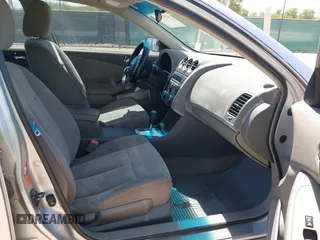 2007 Nissan Altima 2.5 with VIN 1N4AL21E17C154782, listed as a IAAI auction lot 42093605 with 142,591 mi miles. Bid and sale history available at carsss.com. Image 5.